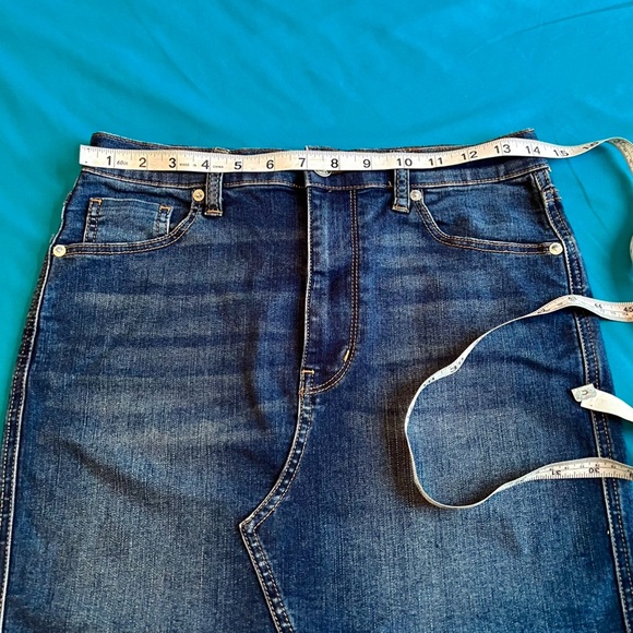 Free People We The Free Stretchy mini skirt. Size 28 medium blue distressed - Picture 7 of 16